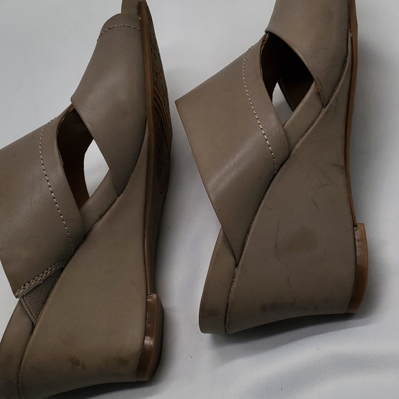 Naturalizer N5 Comfort Mule - Picture 9 of 10